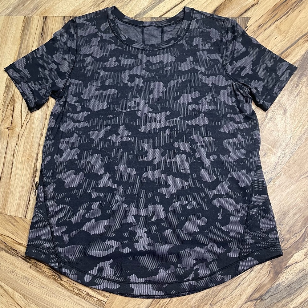 Lululemon black athletic top women’s size M